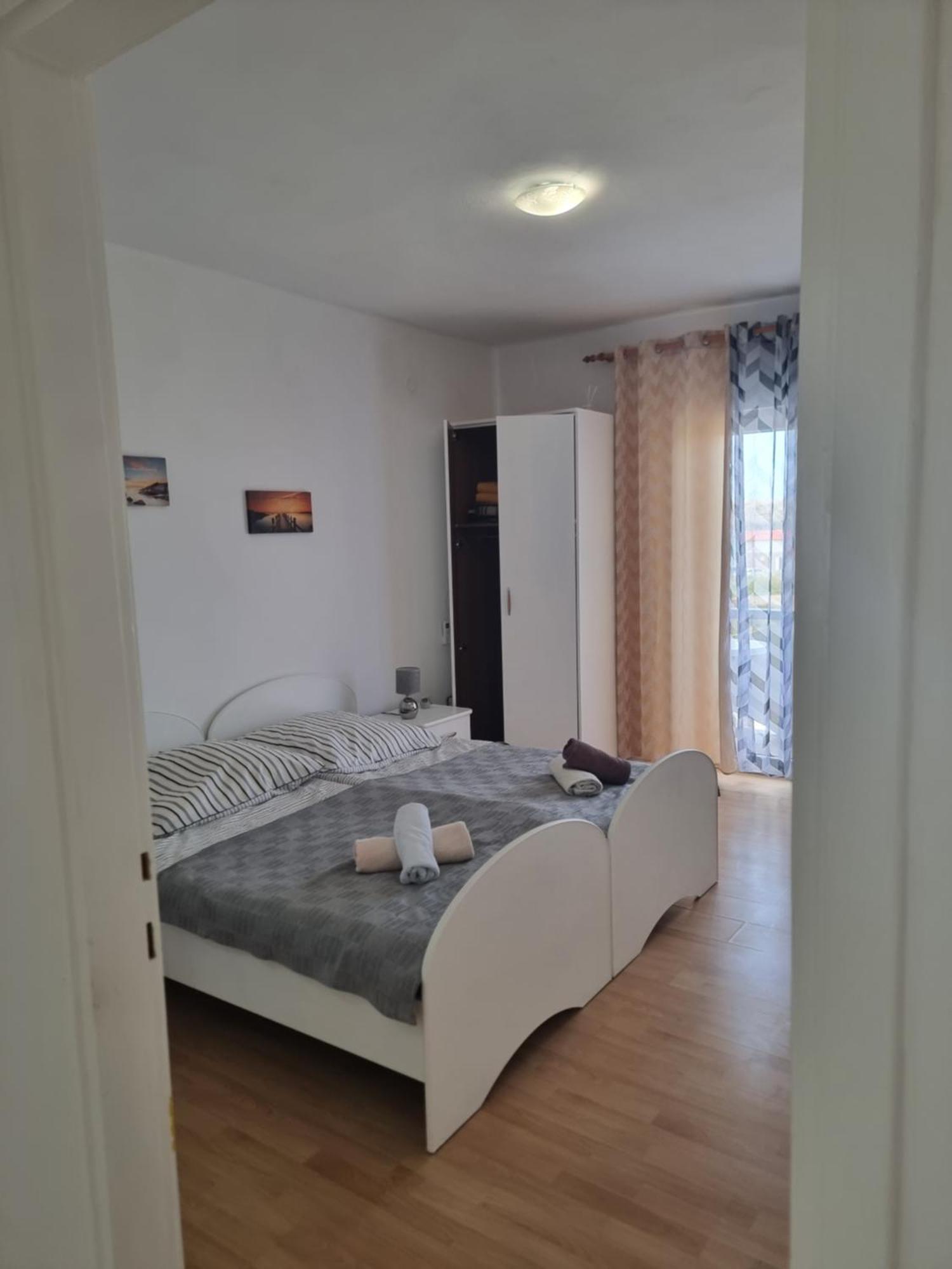 Apartmani Alen Dinjiska Экстерьер фото