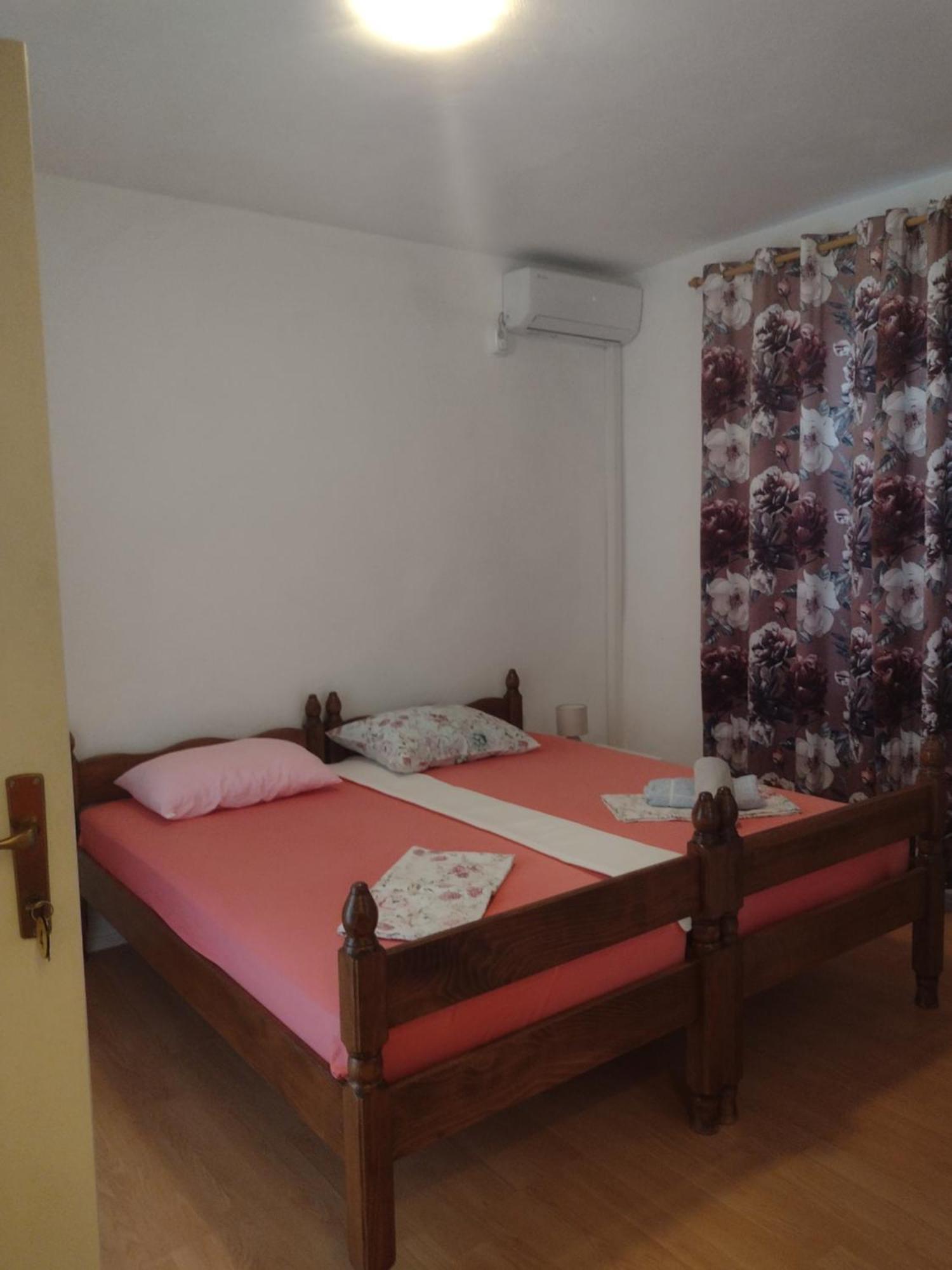 Apartmani Alen Dinjiska Экстерьер фото