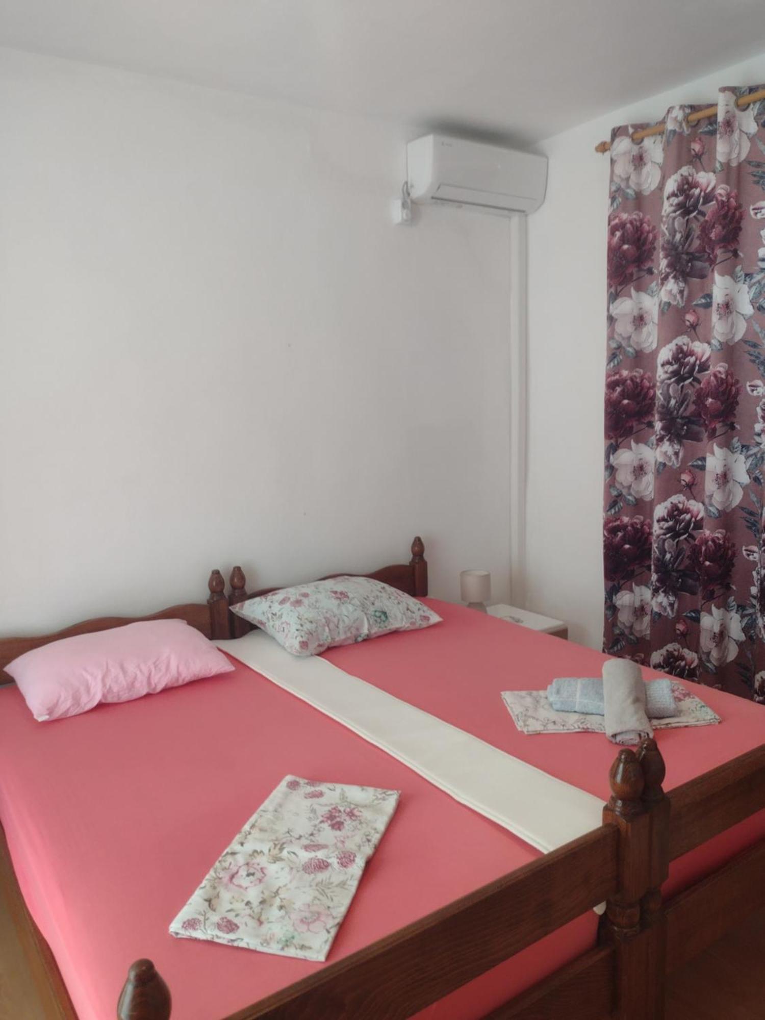 Apartmani Alen Dinjiska Экстерьер фото